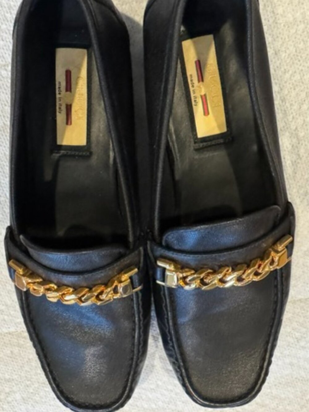 GUCCI BLACK LOAFER WITH GOLD CHAIN